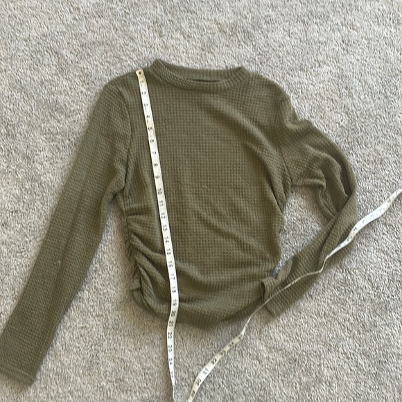 Waffle Knit Ruched Side Crop Top - Picture 8 of 8